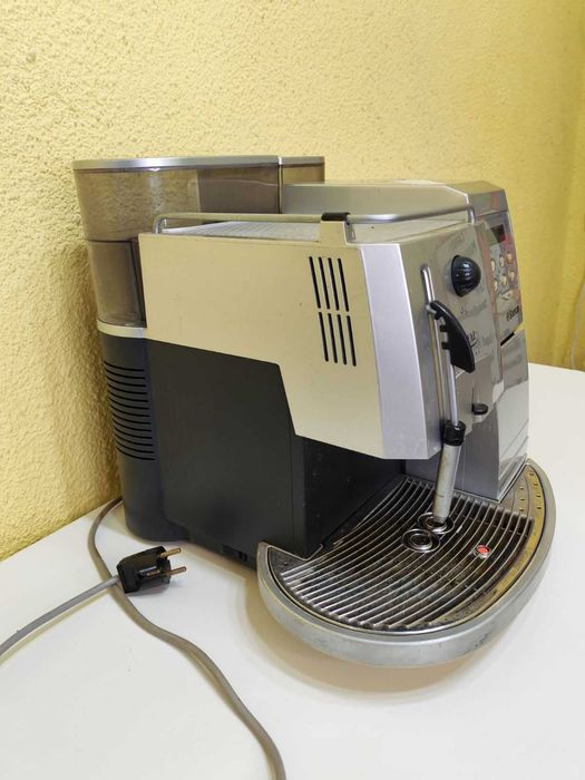 Продавам кафемашина  Saeco Royal