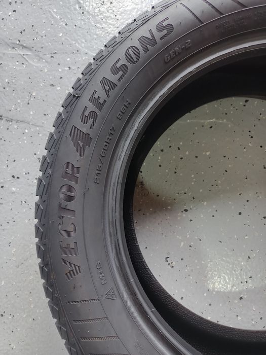 215.60.17 Goodyear All Season Second-hand