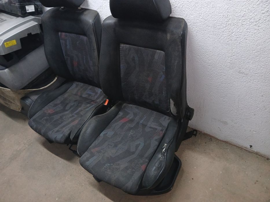 Продам передние сиденья гольф 3  венто