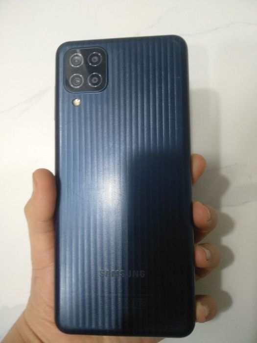 Samsung m12 sotiladi