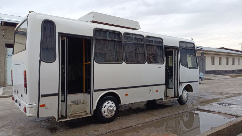 Isuzu avtobus 2016 yil ishlab chiqarilgan