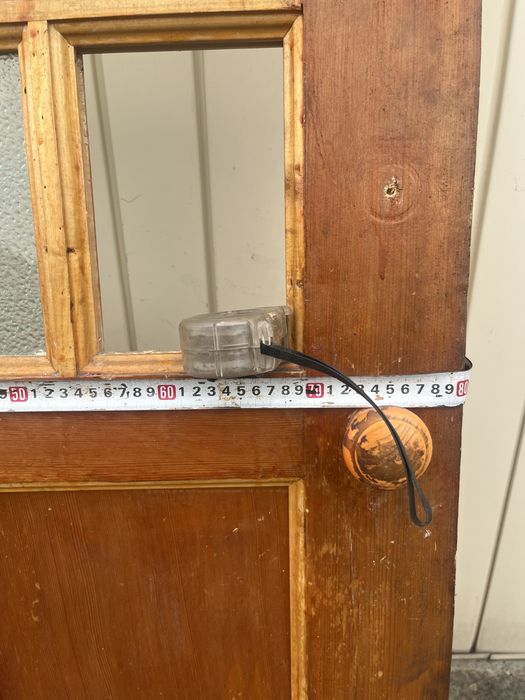 Продам межкомнатную Дверь дерево