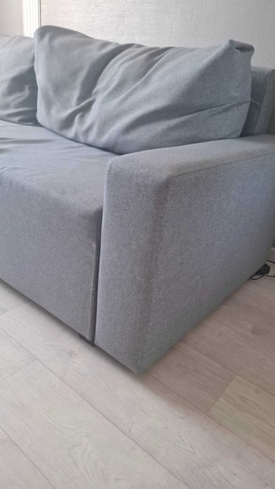 Диван серый от IKEA