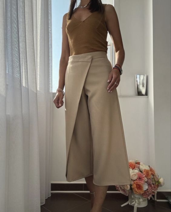Pantaloni bej marimea xs