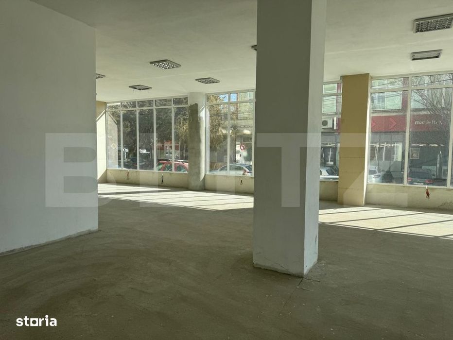 Spatiu comercial, 300 mp, zona Valea Rosie