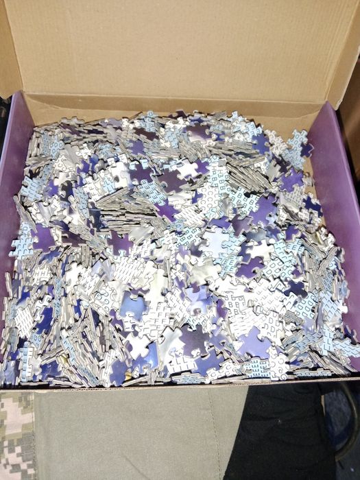 Продам пазлы 2000