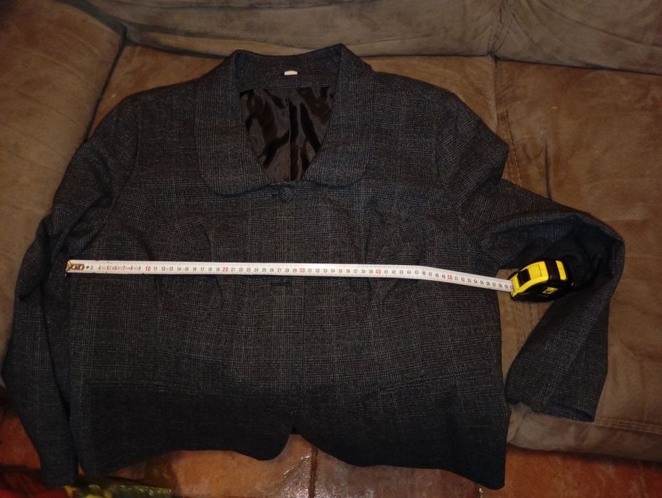 Комплект дамско сако с елек