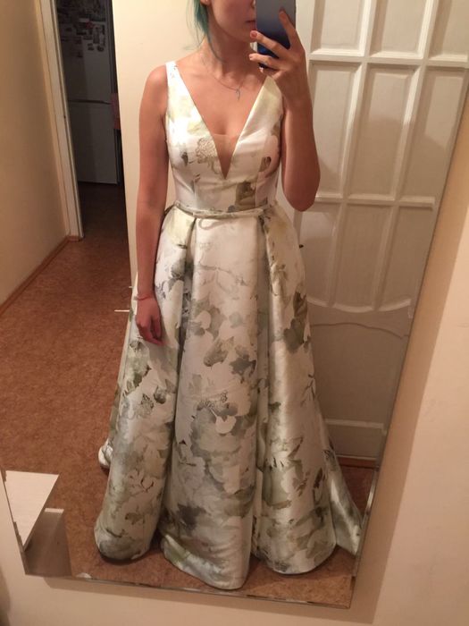 Продам вечернее платье в пол