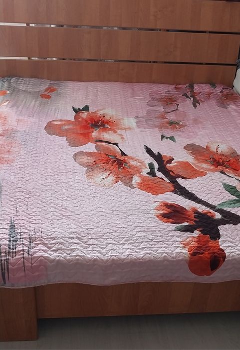 Кровать двуспальная