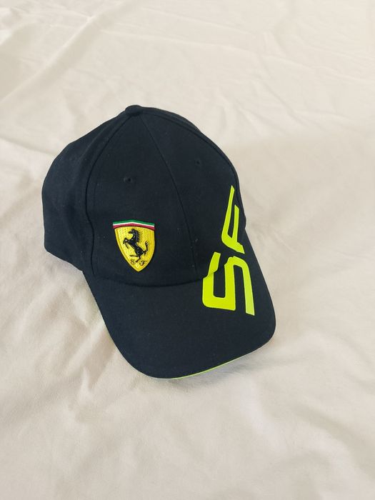 Șepci originale Ferrari ca noi