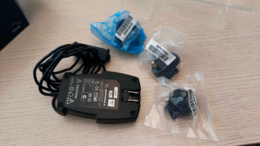 Motorola 9500 Iridium - Сателитен и GSM телефон 2в1