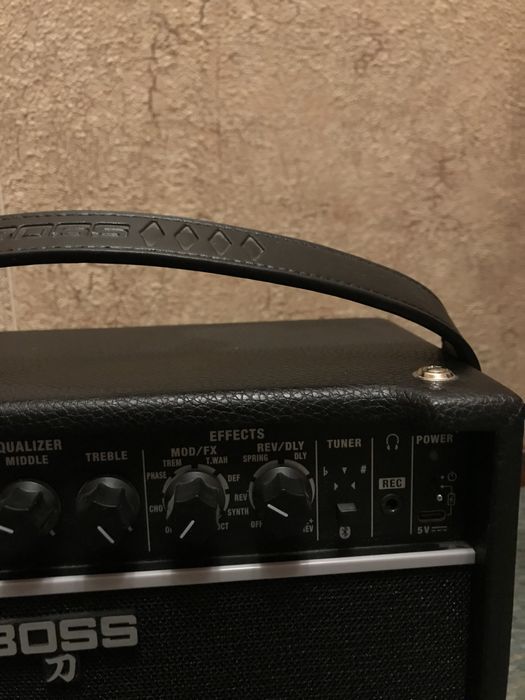 Продам комбоусилитель KATANA-MINI X