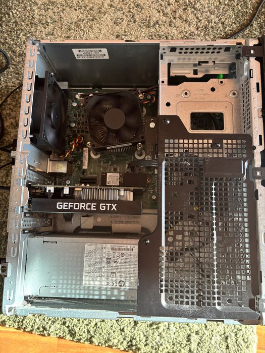 Calculator/PC Gaming• ryzen 5• 16gb ram• Nvidia Gtx 1650 •SSD