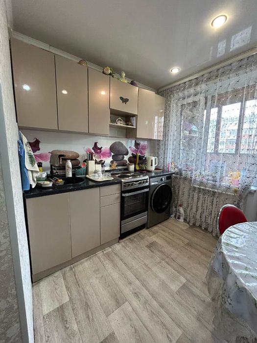 Кухонный гарнитур в отличном состоянии