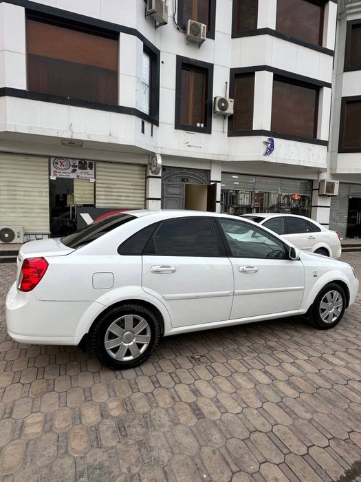 Laseti sotiladi 2011 yil