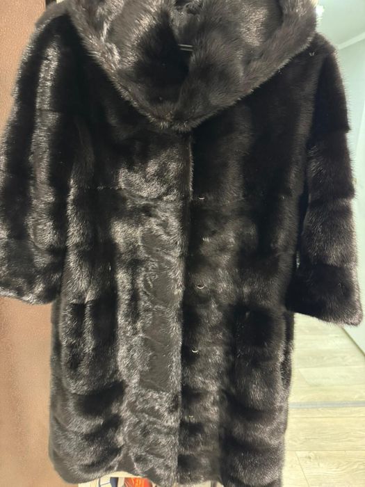 Продам норковую шубу.