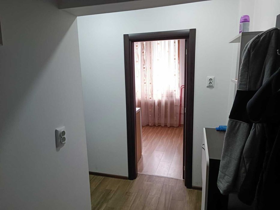 Дава се под наем Двустаен апартамент в Разград, Освобождение - 90 кв.м за 408 € - Снимка #1