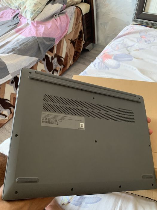 Lenovo AMD RYZEN 7,  16/512