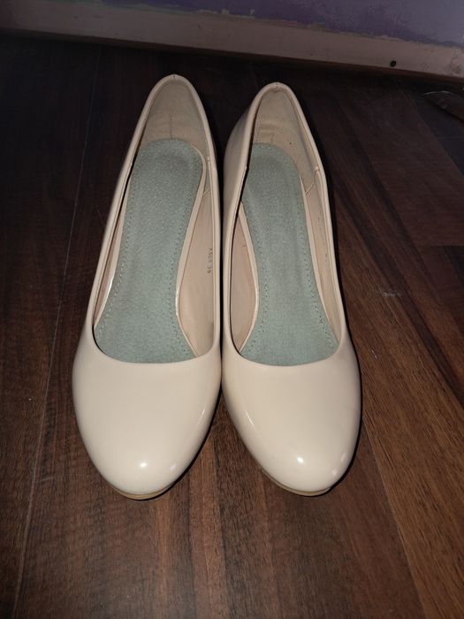 Pantofi stiletto