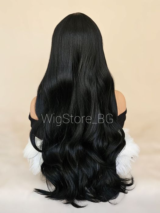 Дълга на вълни черна перука с бретон