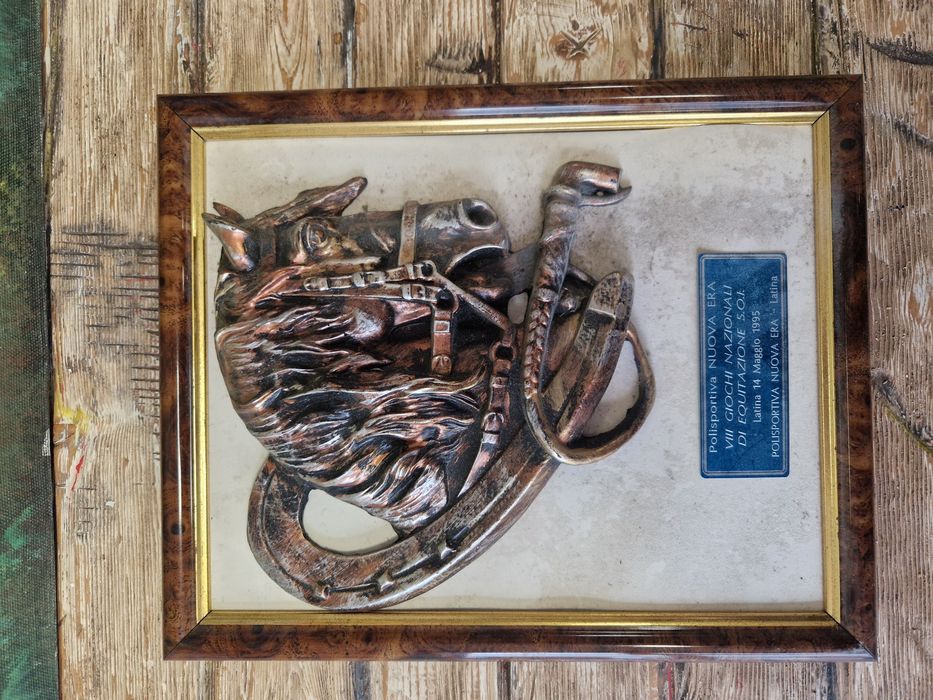 Фигури и скулптура коне