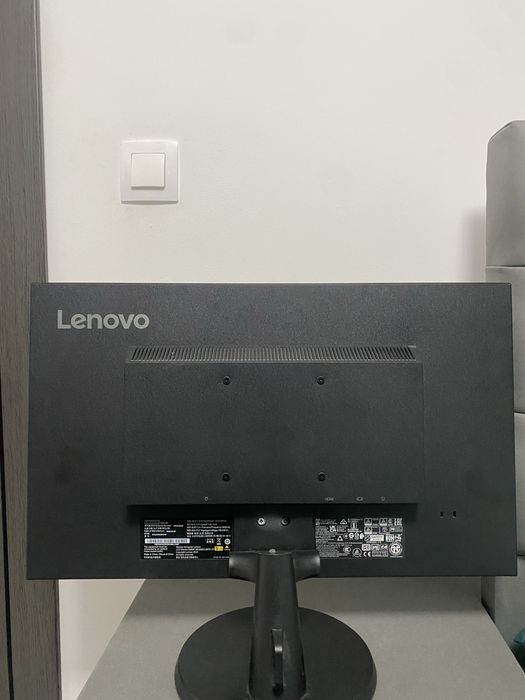 Monitor Lenovo