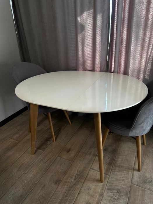 продам комплект стол со стульями