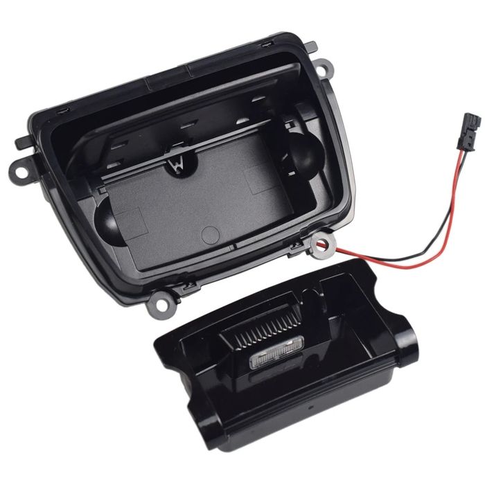 Scrumiera BMW Seria 5 F10, F11, F18 520, 525, 530, 535-produse NOI!!