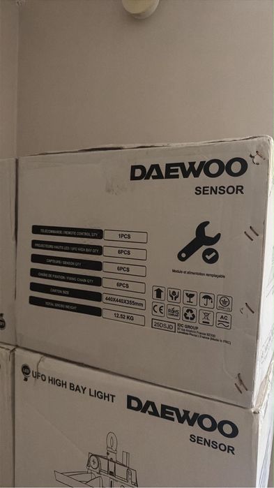 Vând lampe DAEWOO