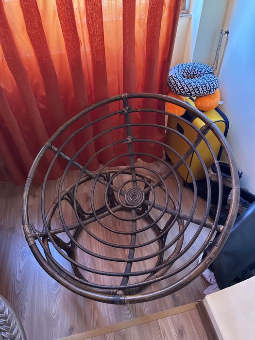 Fotolii ratan cu perna si masuță de cafea