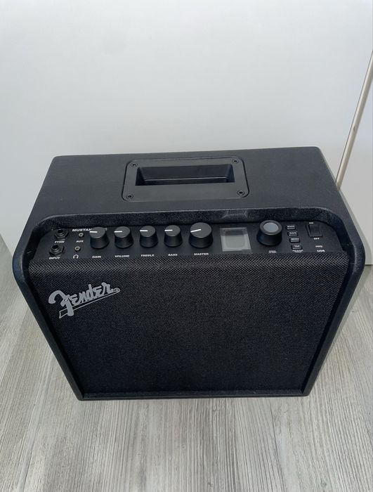Fender Mustang LT 25 - Amplificator Chitara Electrica