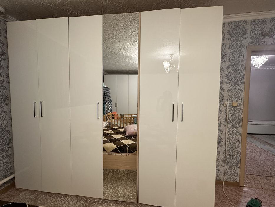 Спальный гарнитур продается!