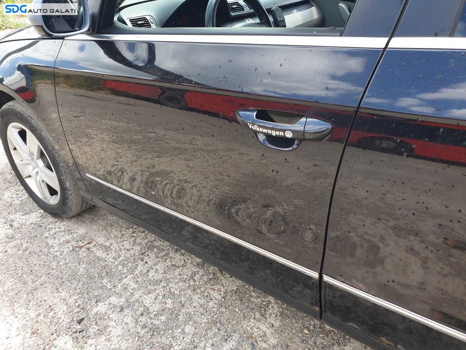 Bandou Ornament Crom de pe Usa Portiera Stanga Fata Volkswagen Passat B6 2005 - 2010