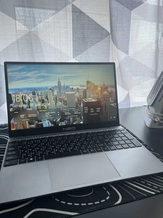 Ноутбук NEO / Core i5 / 8GB / SSD / Intel Iris Graphics