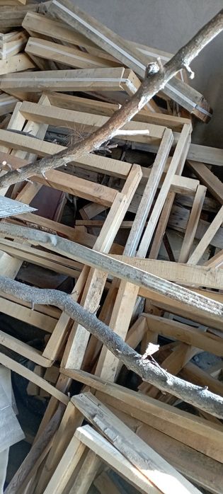 Чёрный потолок сотилади