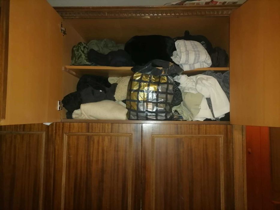 голям дървен ГАРДЕРОБ с 2 нощни ШКАФЧЕТА в комплект