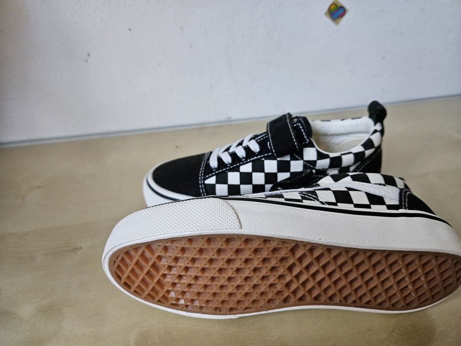 Vând încălțăminte Vans