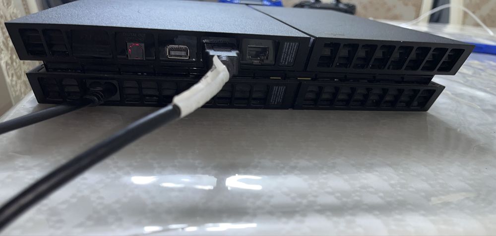 Продам PS4 fat 500гб без торга