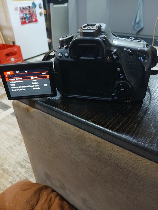 Фотоапарат Canon d80