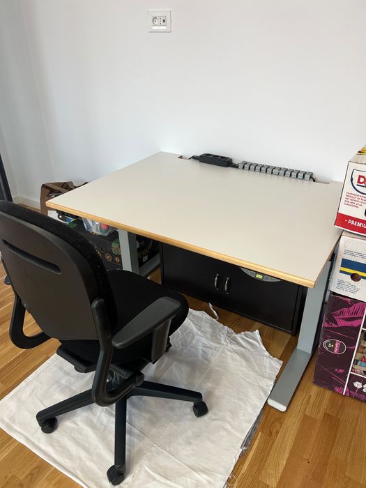 Birou electric si scaun ergonomic