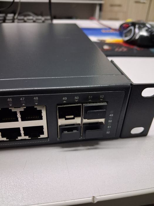 Switch коммутатор  продам 48 порт