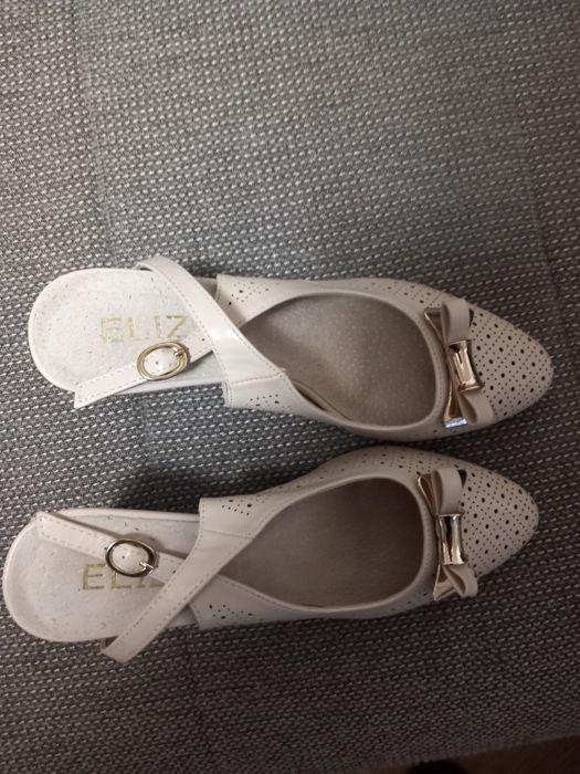 Дамски обувки, цвят бежов, летни