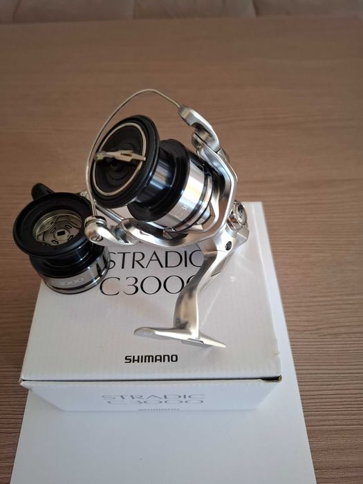 Mulinetă Spinning SHIMANO STRADIC C3000 FL