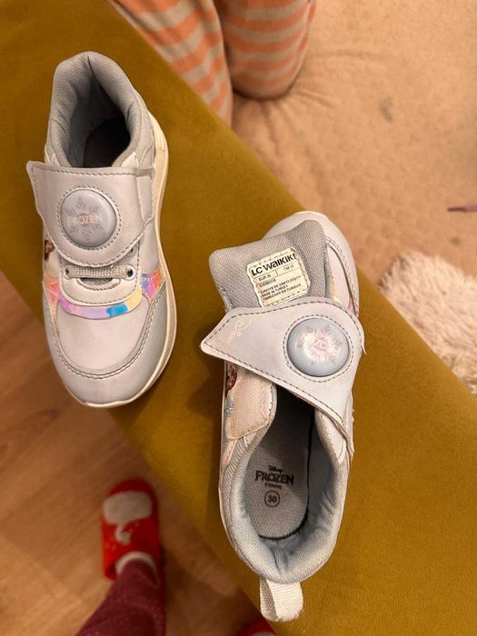 Adidasi frozen lumini 30