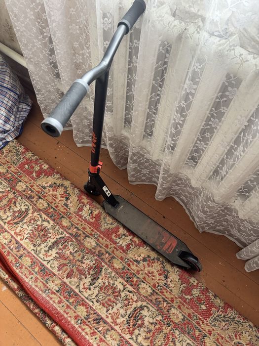 Продам  самокат детский (трюковый)
