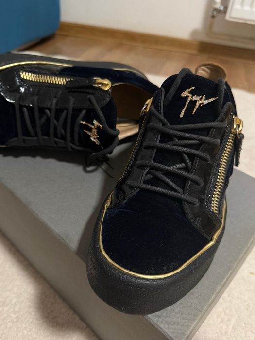 Vând adidași Giuseppe Zanotti