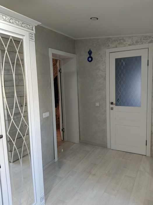 Большой светлый дом.