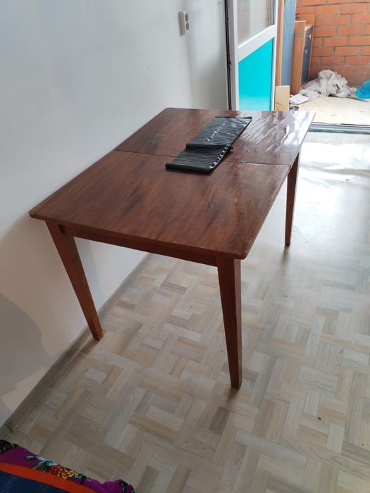 Продам стол полированный