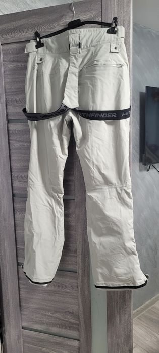 Costum de schi impecabil