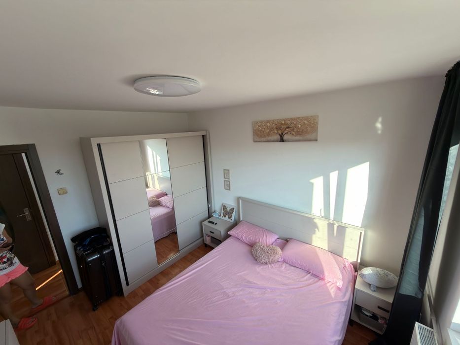 Direct proprietar: vând apartament 3 camere decomandat confort 1 sporit